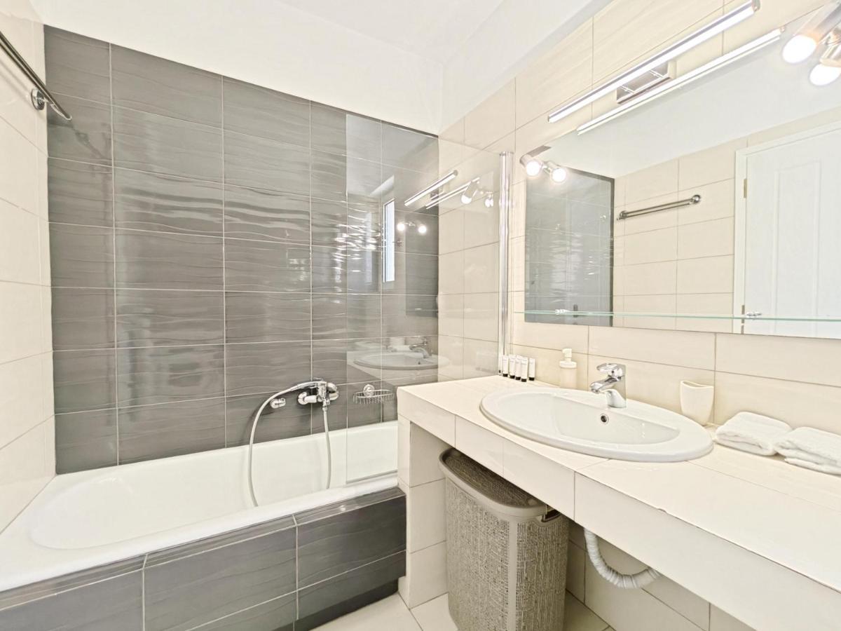 Menelaou By Verde Apartments Athén Kültér fotó